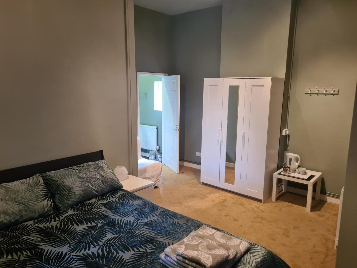 Hen House Hotel Cannock Eksteriør billede